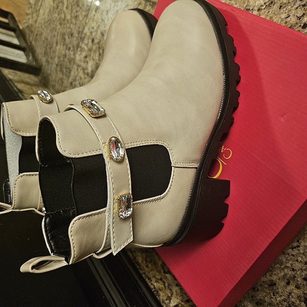 BRAND NEW Cream Ankle Boots with Black Sole and Detachable Strap